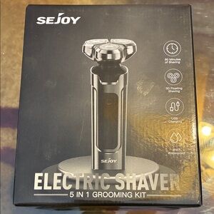 Black Electric Shaver 5 in 1 Grooming Kit